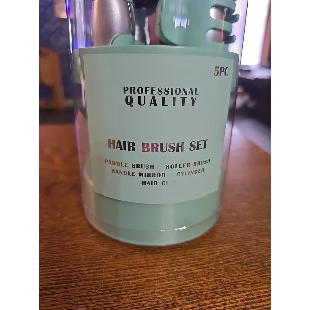 Professional Quality Five-piece Hairbrush Set Green NWT